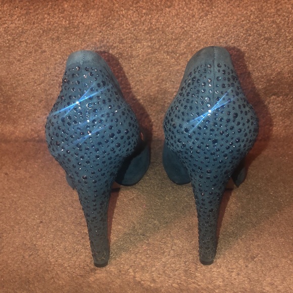 NINE WEST-PRETTY TEAL BLUE SUEDE HI HEEL W/COLORED STONES - Picture 2 of 12